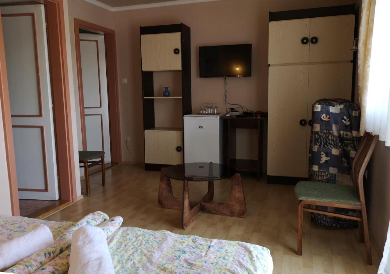 Vitorlas Apartmanhaz Siófok Exterior foto